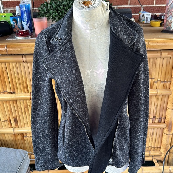 Fabletics Calypso Women's Zip Up
Fleece Jacket - Picture 6 of 10